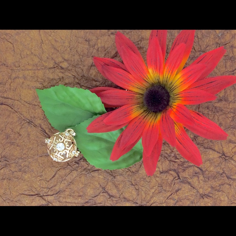 Fillable Ball Locket - Holds Sand , hair or ashes